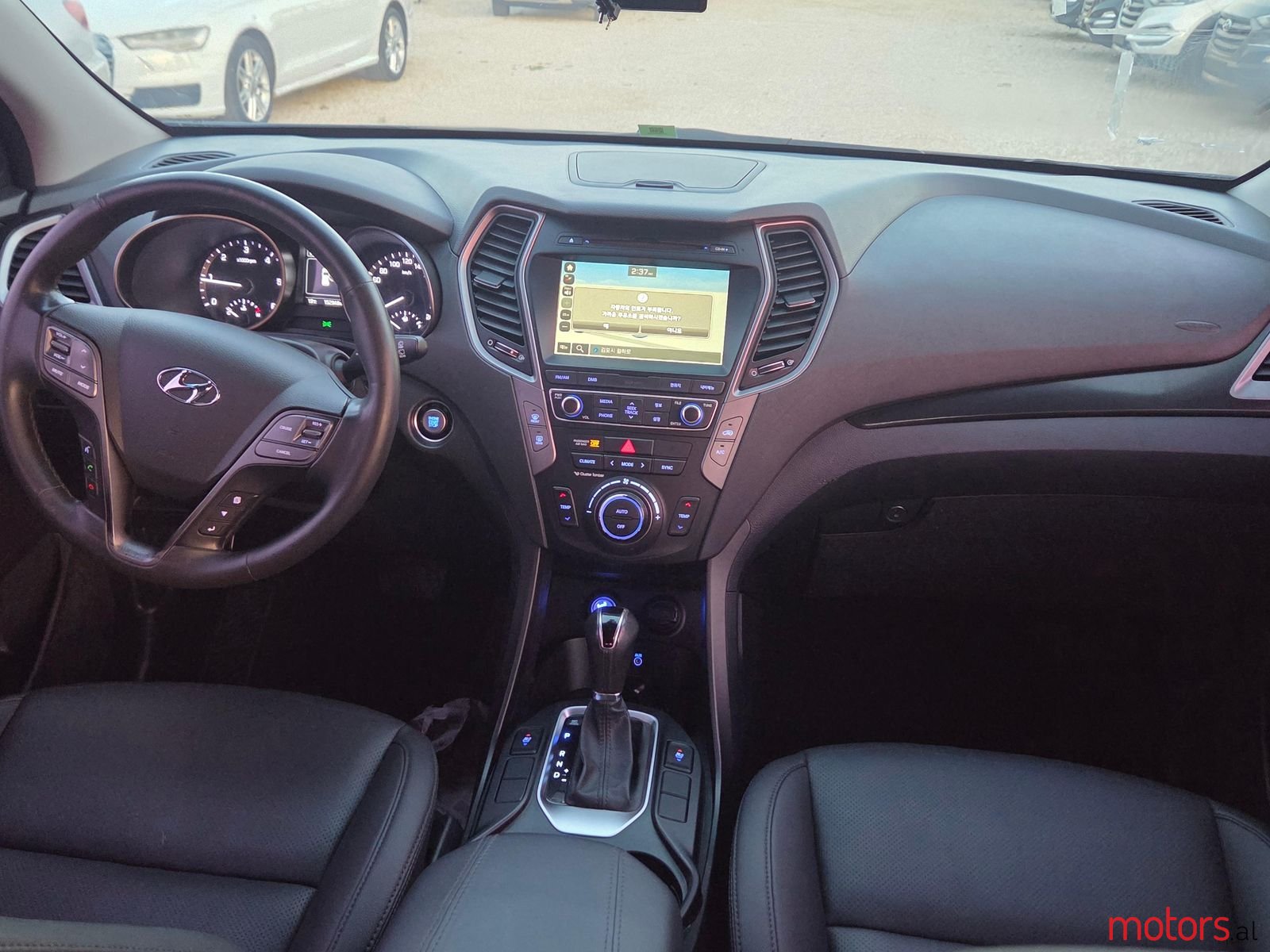2016' Hyundai Santa Fe photo #5