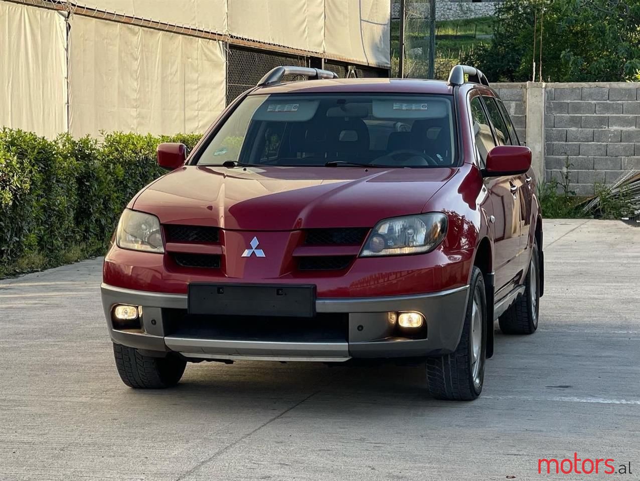 2004' Mitsubishi Outlander photo #2