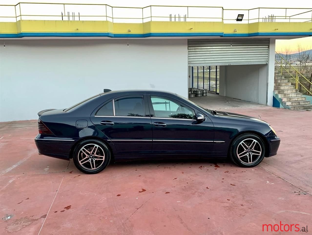 2005' Mercedes-Benz C 220 photo #3