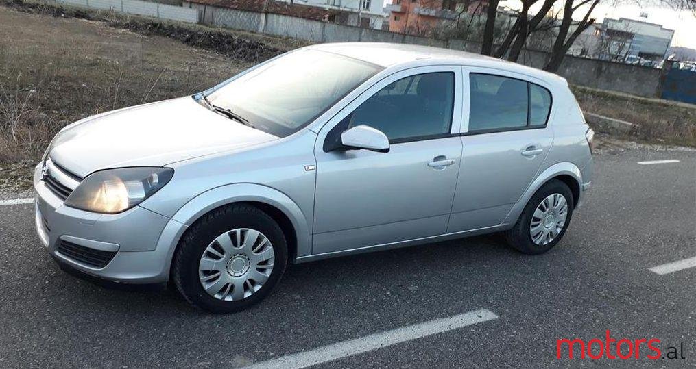 2005' Opel Astra photo #1