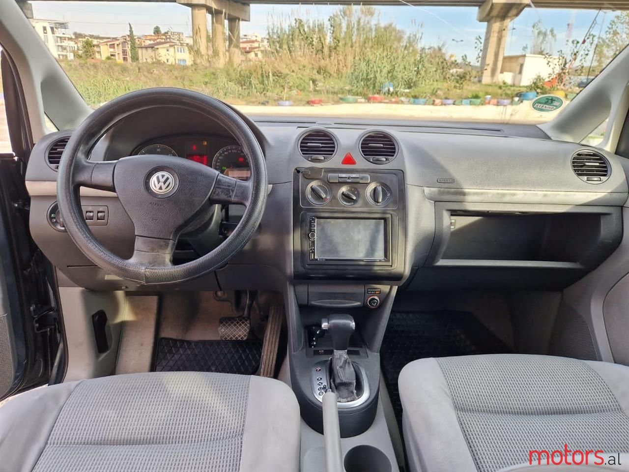 2006' Volkswagen Caddy photo #6