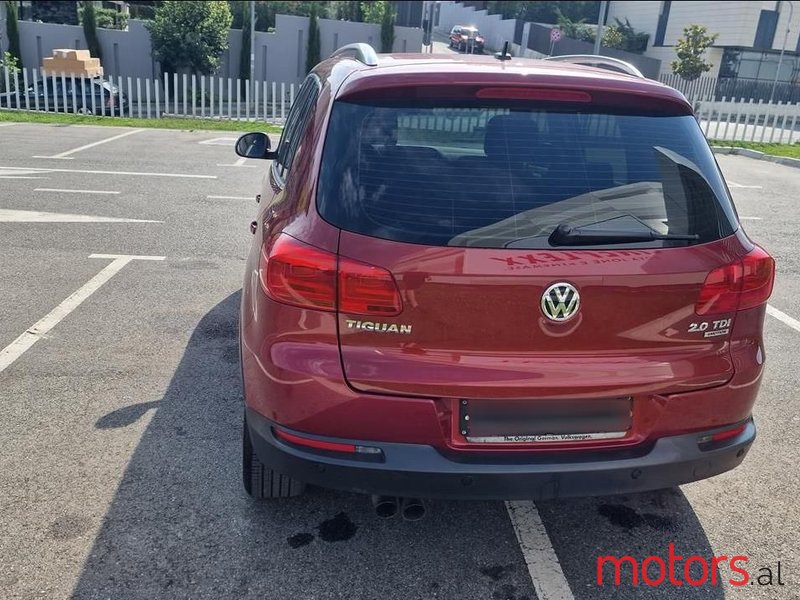 2014' Volkswagen Tiguan photo #2