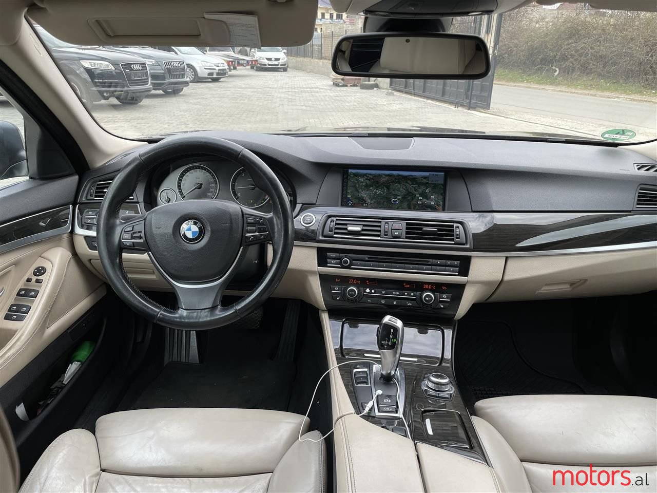 2011' BMW 530 photo #6