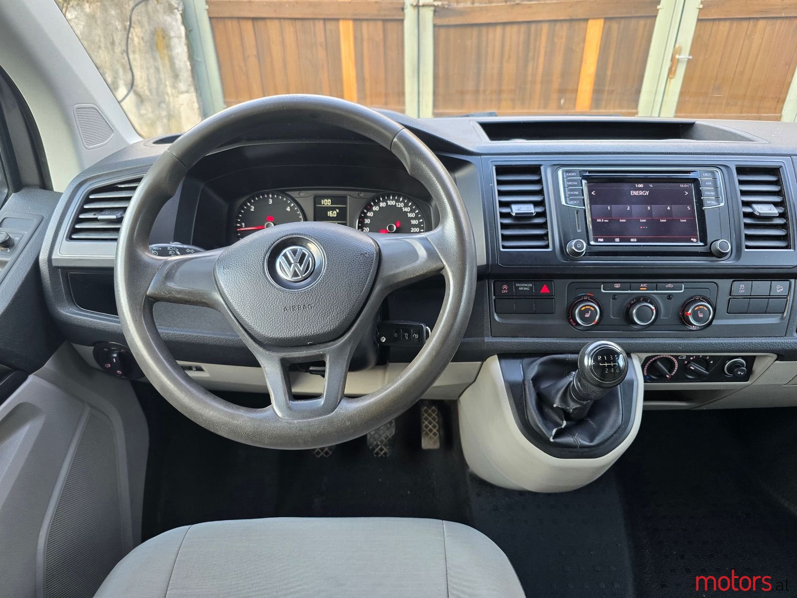 2018' Volkswagen T6 Transporter photo #4