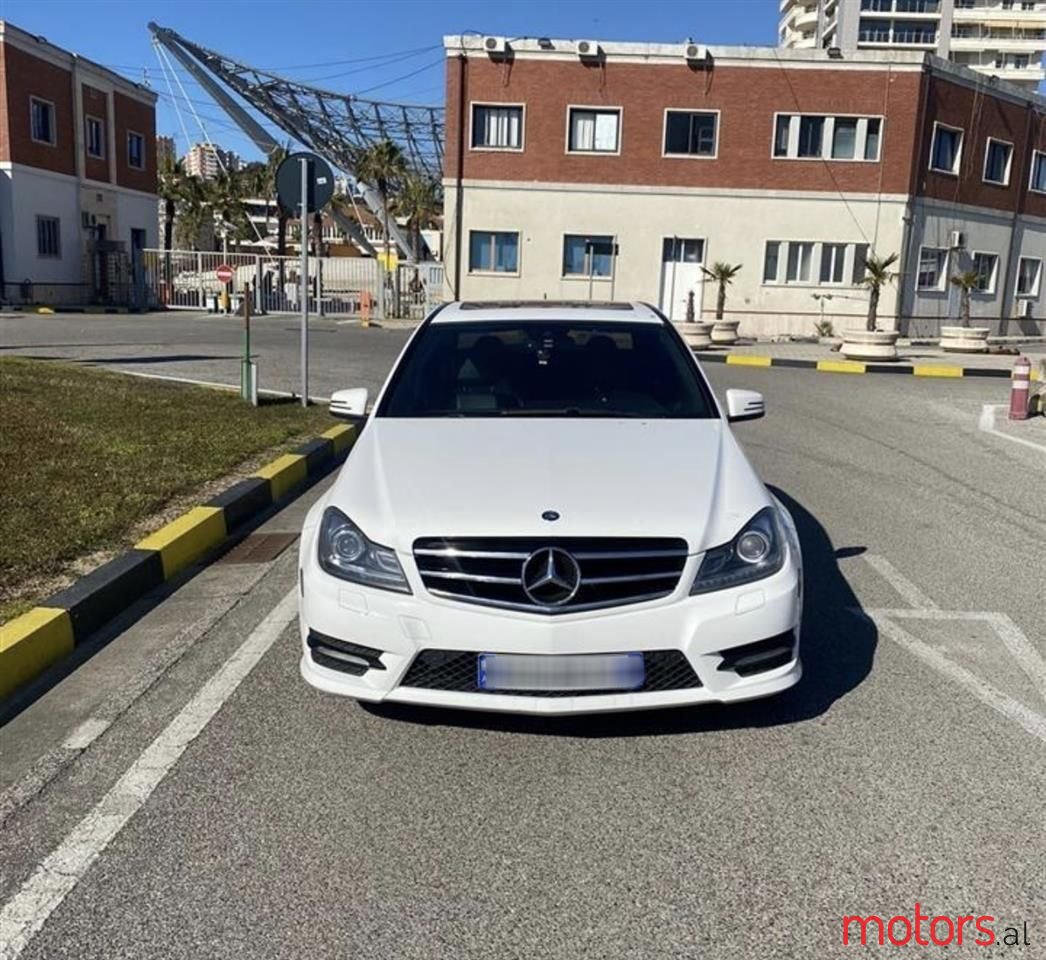 2013' Mercedes-Benz C 350 photo #1