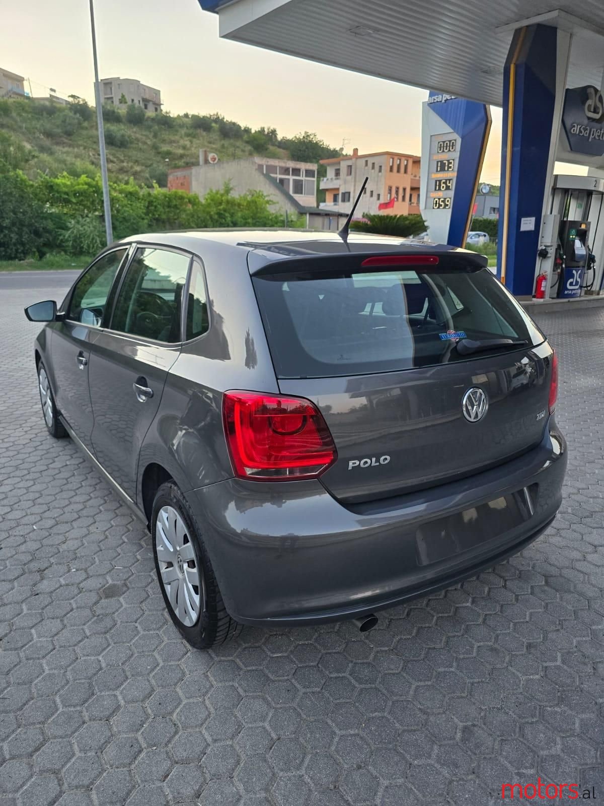 2012' Volkswagen Polo photo #5