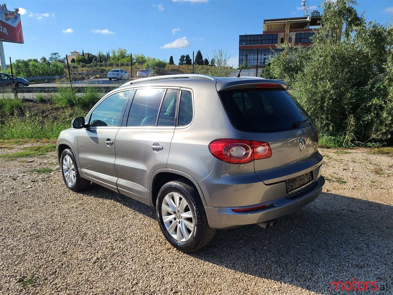 2009' Volkswagen Tiguan photo #4