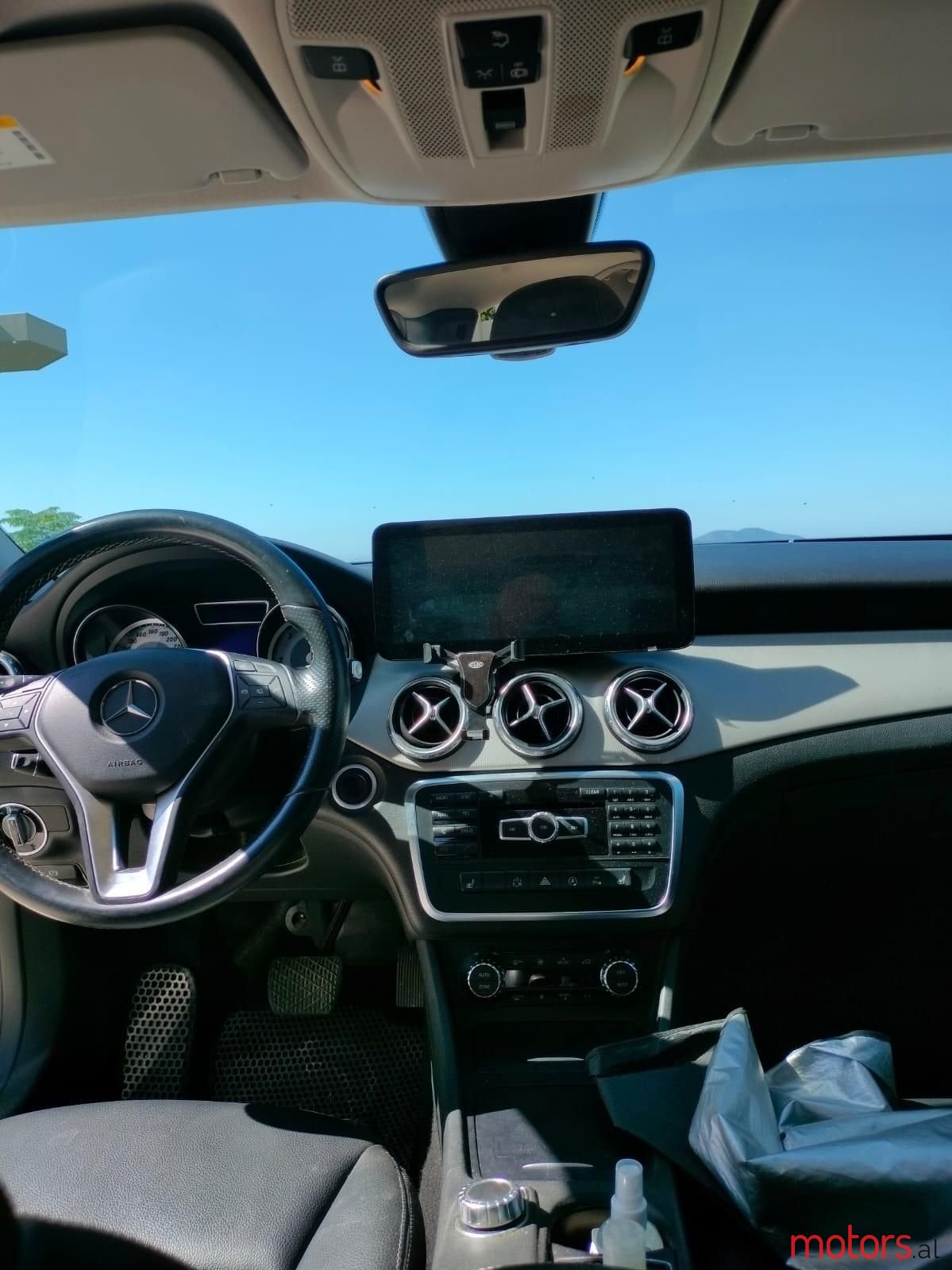2015' Mercedes-Benz GLA 200 photo #5