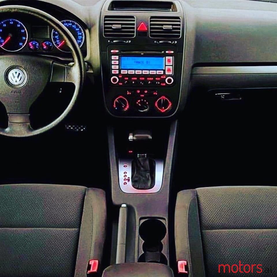 2007' Volkswagen Golf photo #3