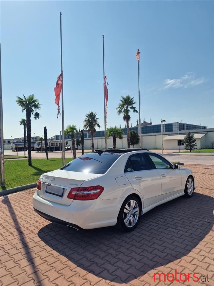 2011' Mercedes-Benz E 350 photo #5