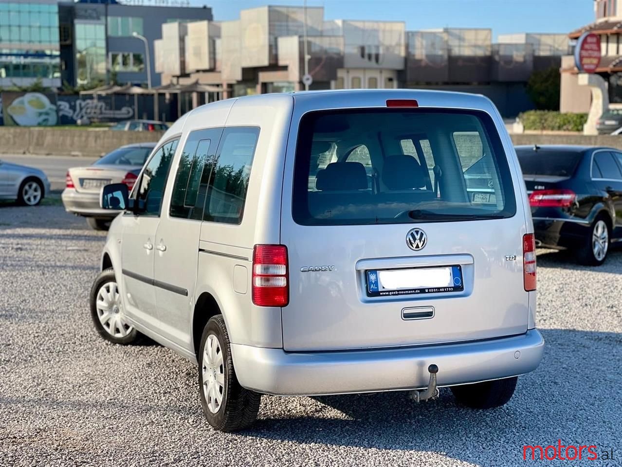 2011' Volkswagen Caddy photo #4
