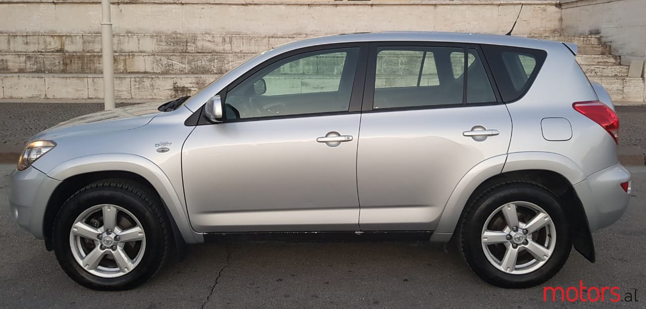 2006' Toyota RAV4 photo #1