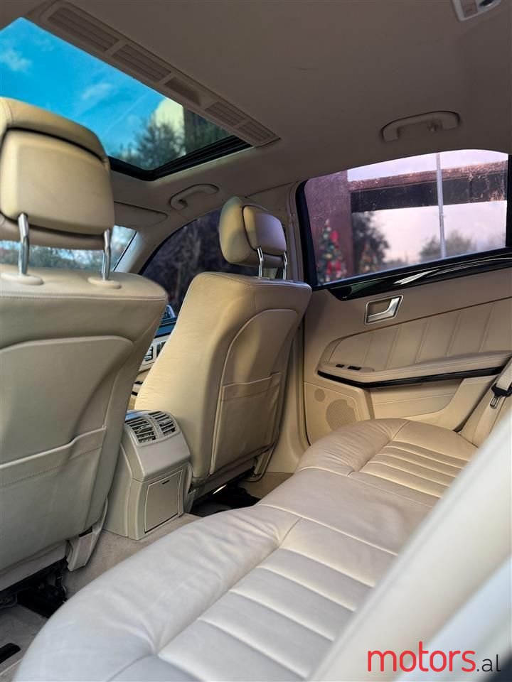 2015' Mercedes-Benz E 220 photo #2