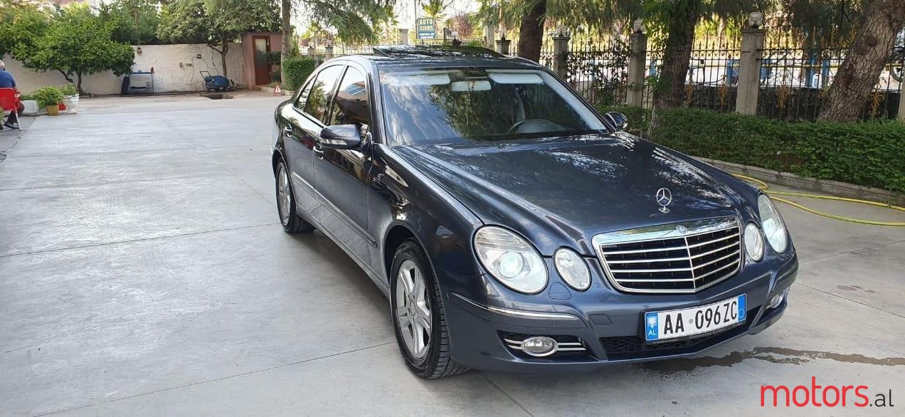 2008' Mercedes-Benz E 280 photo #1