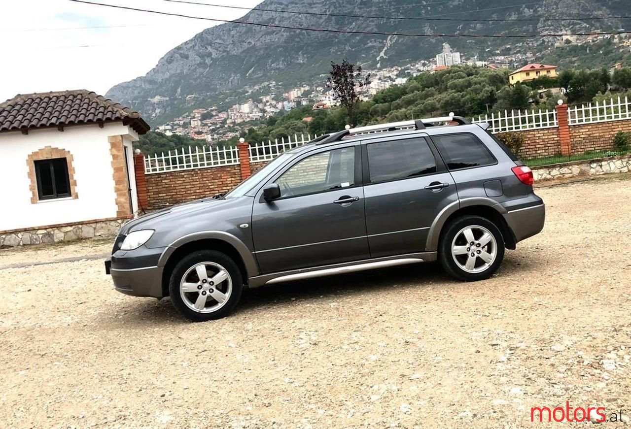 2006' Mitsubishi Outlander photo #6