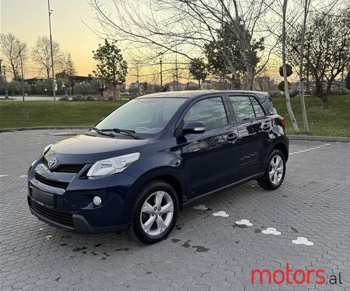 2010' Toyota Urban Cruiser photo #2
