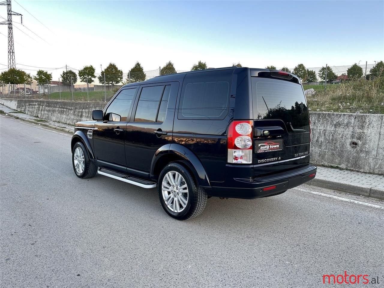 2011' Land Rover Discovery photo #5