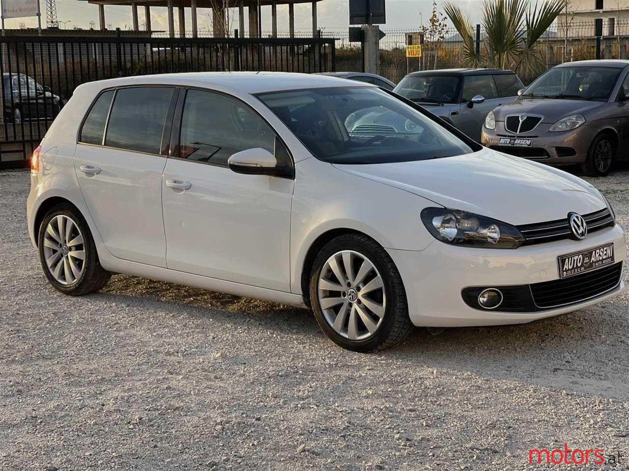 2011' Volkswagen Golf photo #3