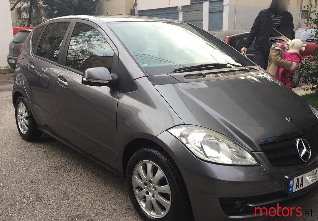 2009' Mercedes-Benz A 180 photo #1