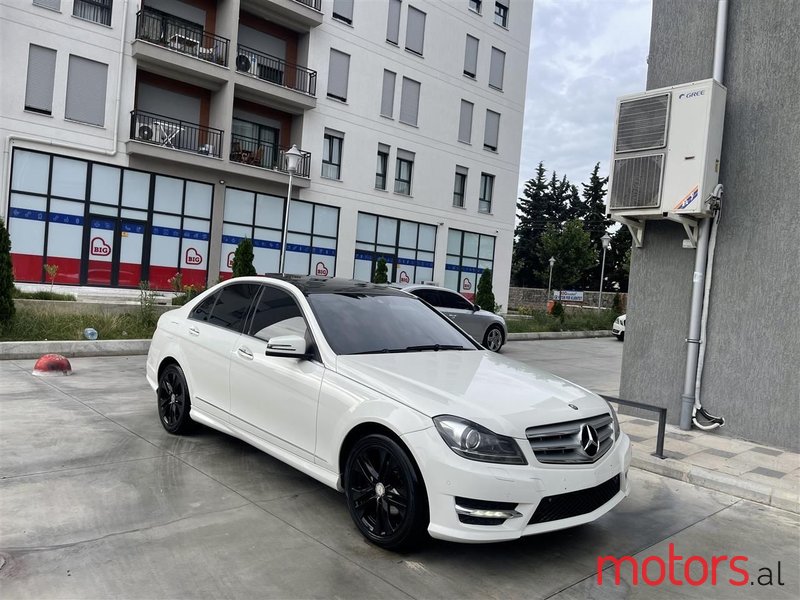 2013' Mercedes-Benz C 220 photo #3