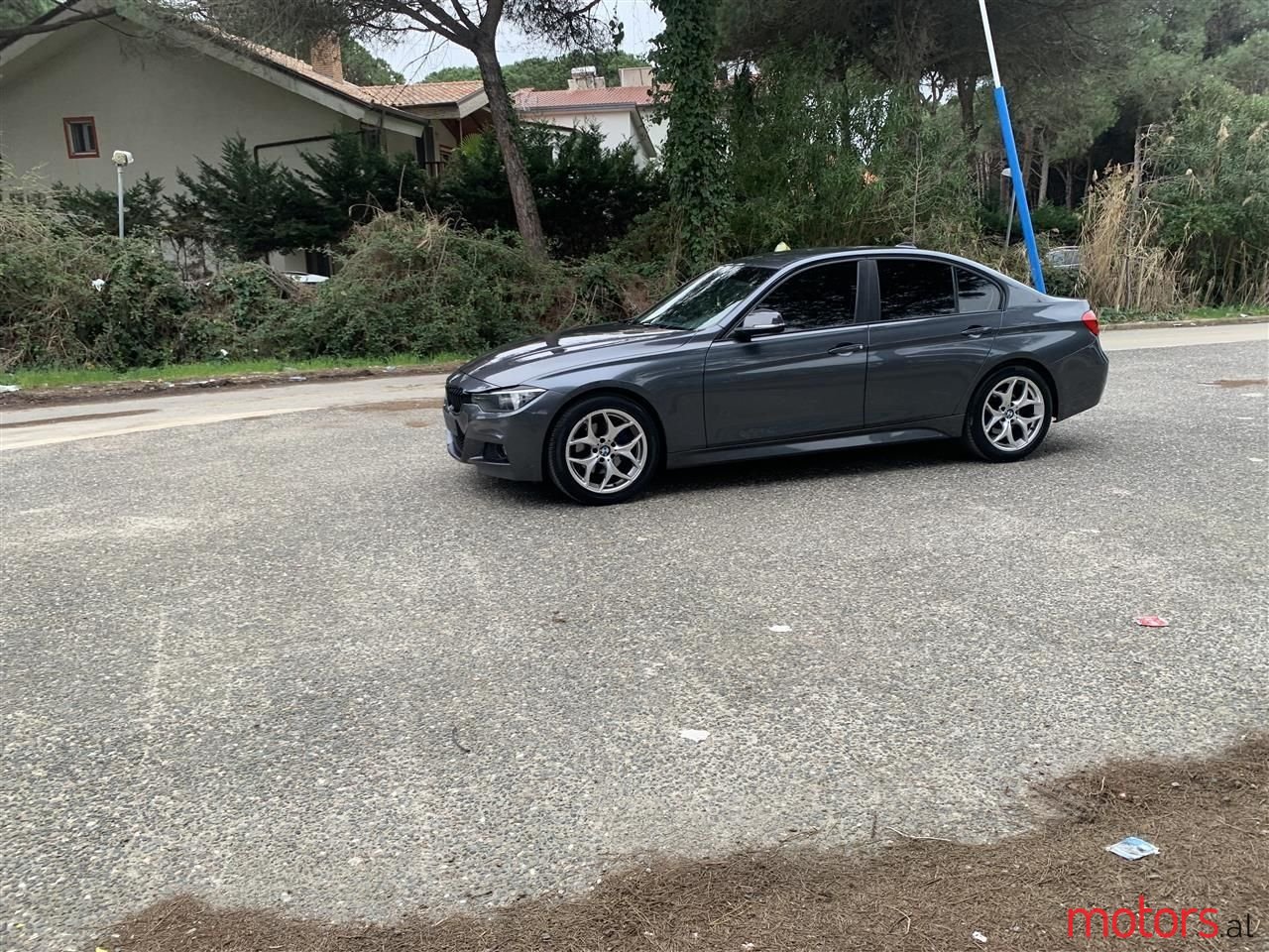 2015' BMW 320 photo #1