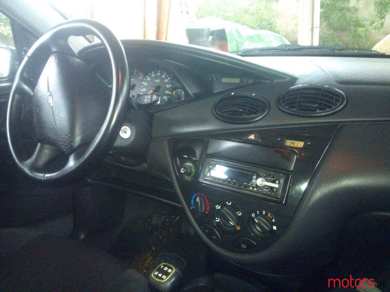 2001' Ford Focus photo #3