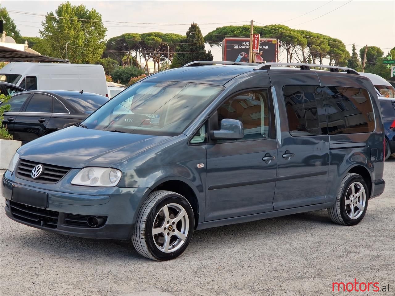 2008' Volkswagen Caddy photo #5