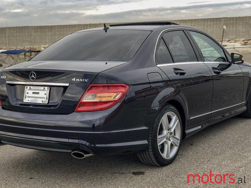 2011' Mercedes-Benz C 300 photo #3