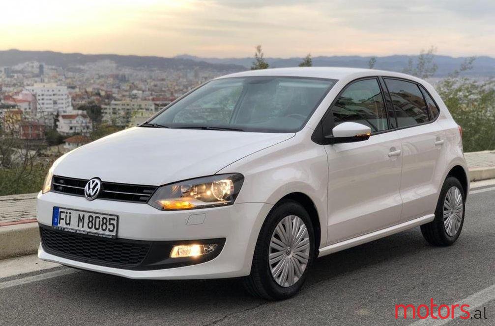 2015' Volkswagen Polo photo #1
