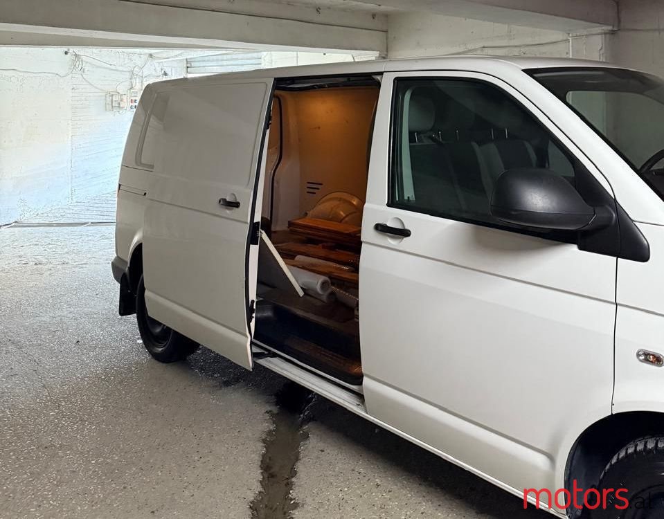 2015' Volkswagen T6 Transporter photo #6