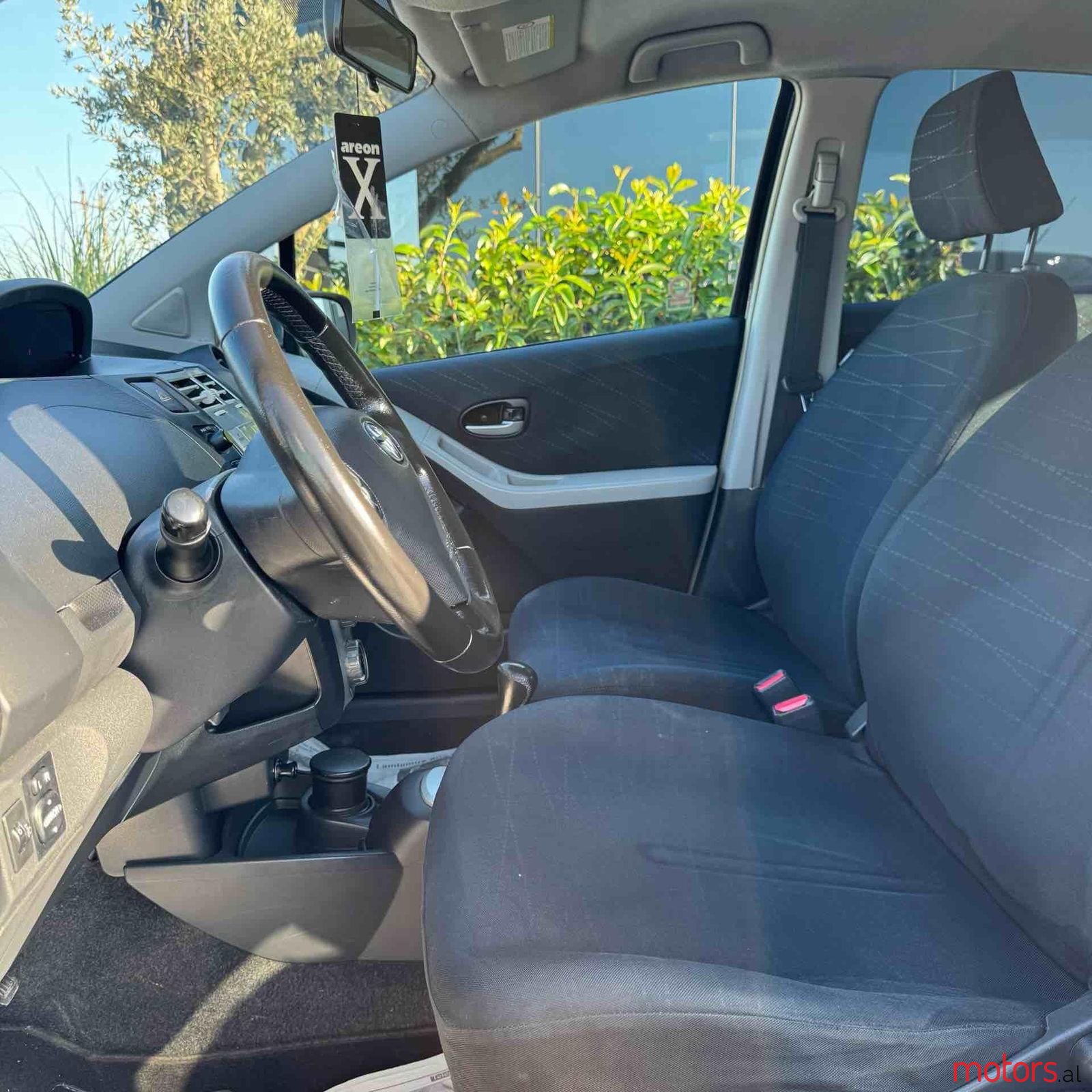 2008' Toyota Yaris photo #5