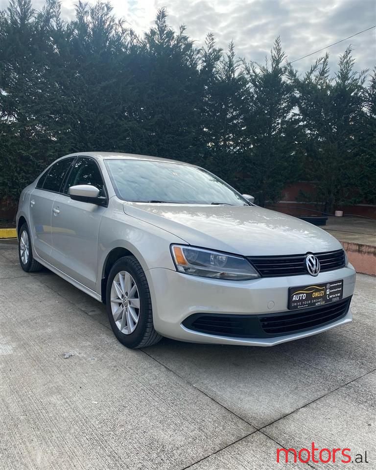 2012' Volkswagen Jetta photo #5