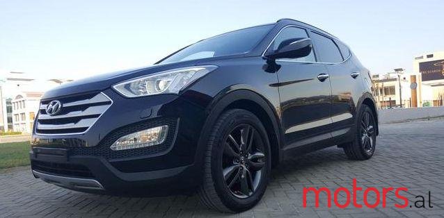 2012' Hyundai Sante Fe photo #2