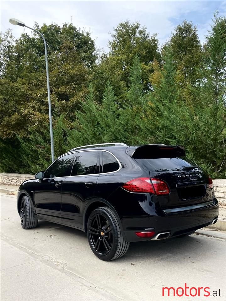 2012' Porsche Cayenne photo #6