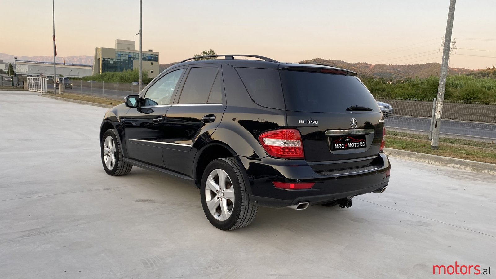 2010' Mercedes-Benz ML 350 photo #2