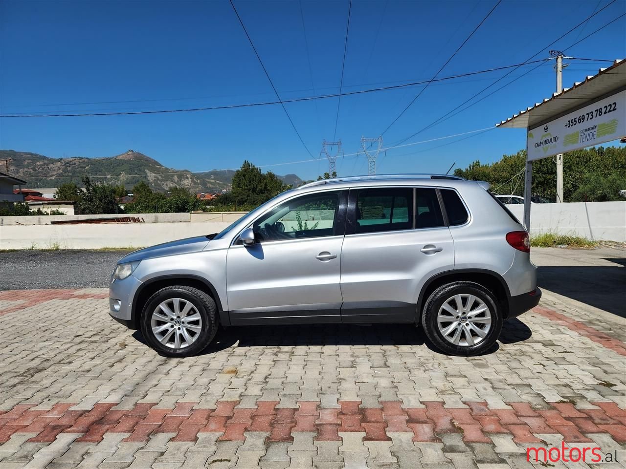 2010' Volkswagen Tiguan photo #4