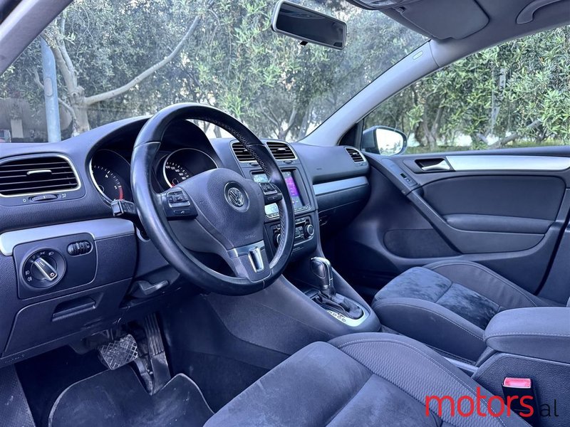 2013' Volkswagen Golf photo #2