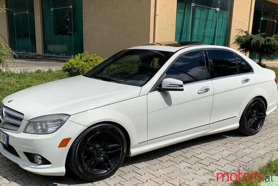 2011' Mercedes-Benz C 300 photo #1