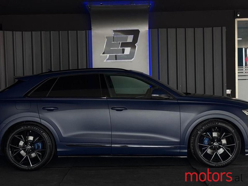 2019' Audi Q8 photo #6
