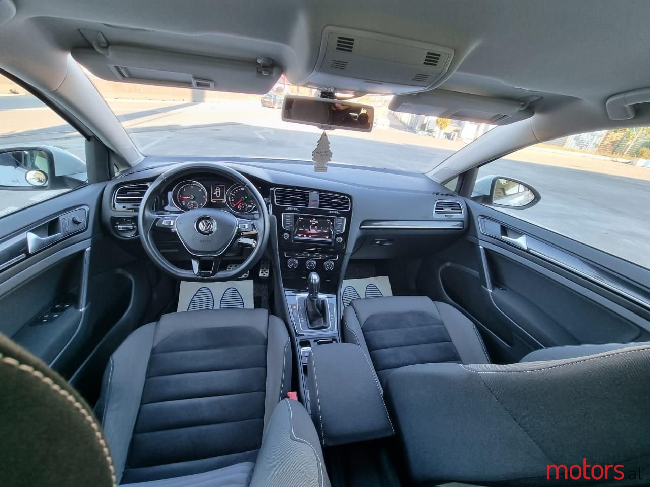 2013' Volkswagen Golf photo #4