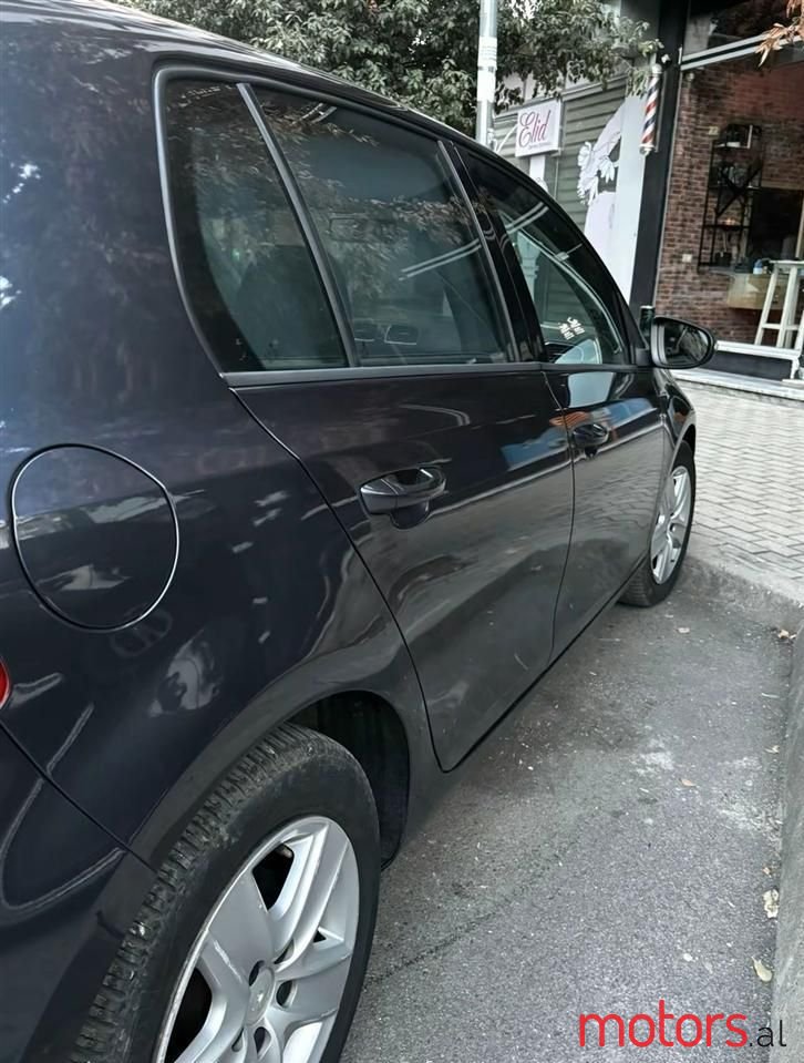 2010' Volkswagen Golf photo #5