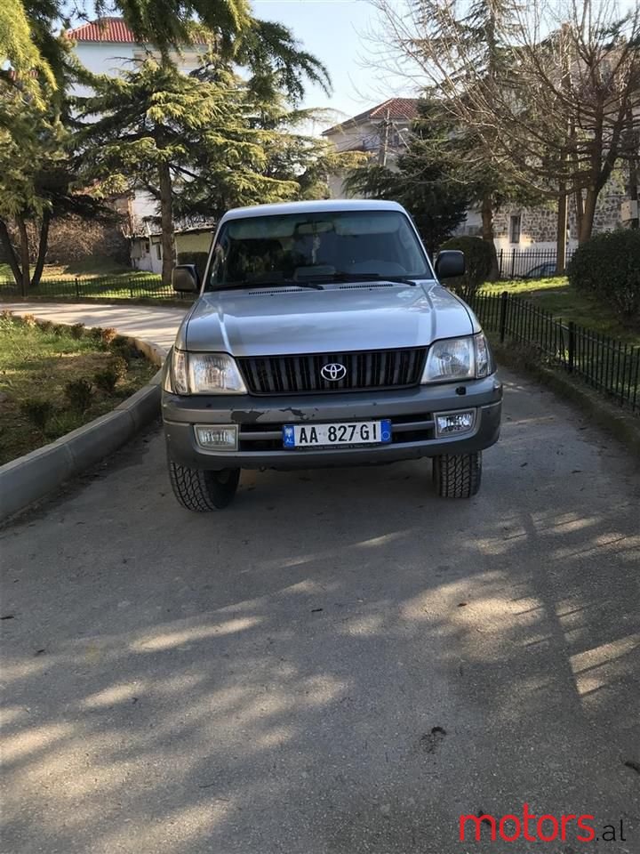 2001' Toyota Land Crusier photo #4