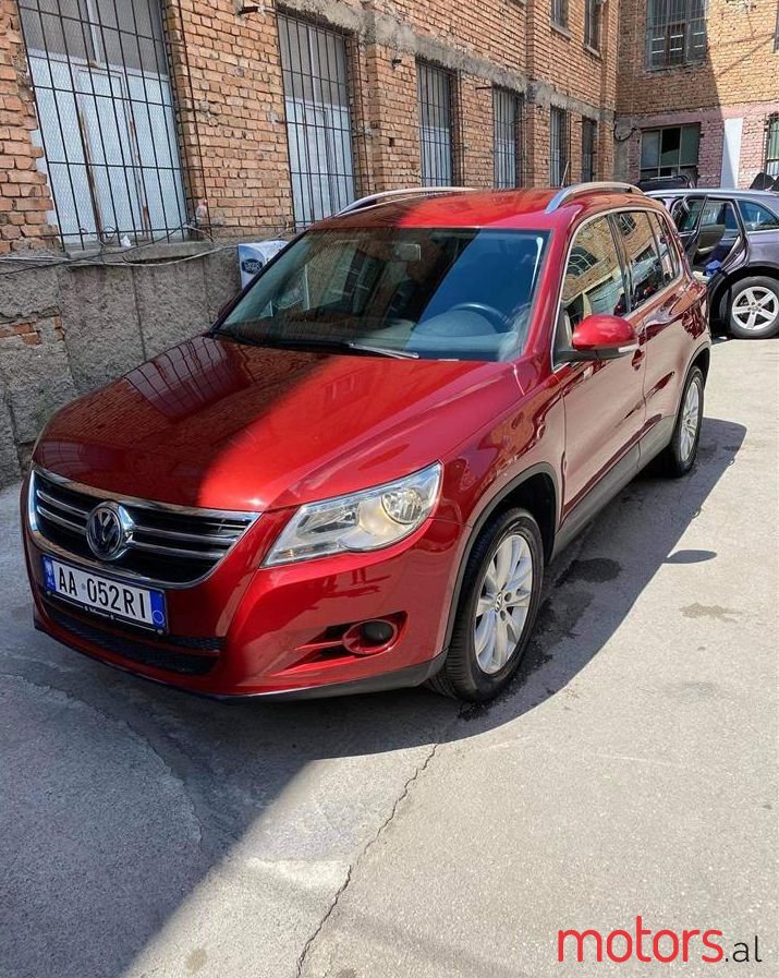 2010' Volkswagen Tiguan photo #1