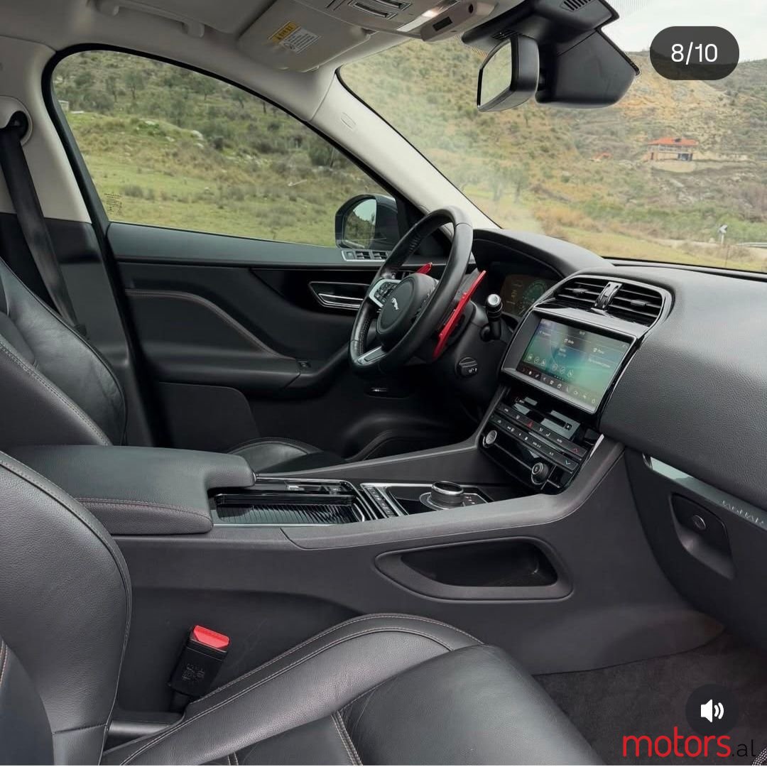 2017' Jaguar F-Pace photo #6