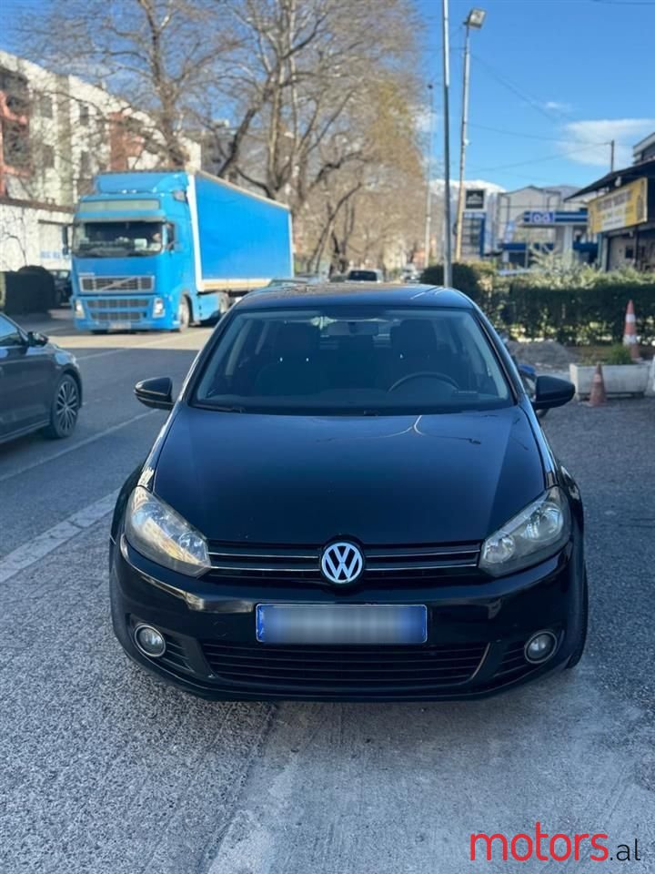 2011' Volkswagen Golf photo #1