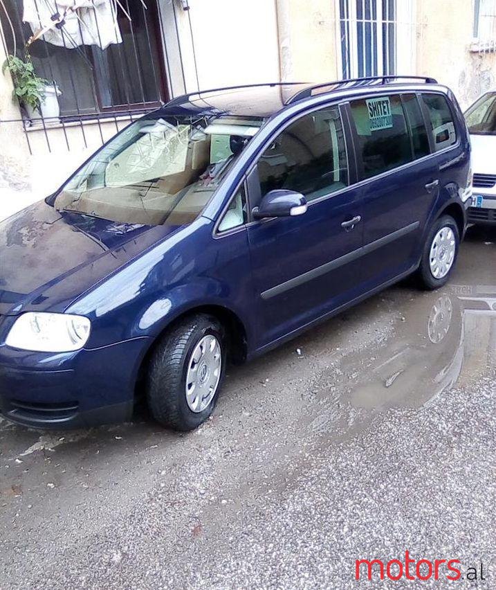 2004' Volkswagen Touran photo #1