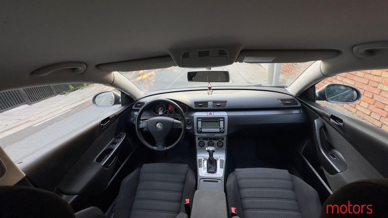 2006' Volkswagen Passat photo #5