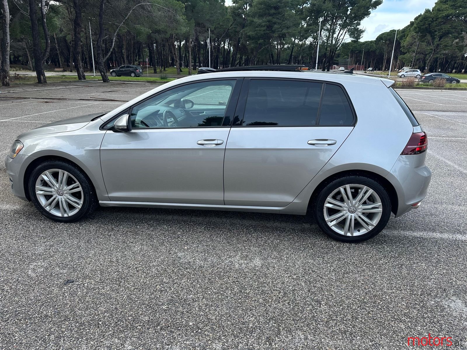 2015' Volkswagen Golf photo #2