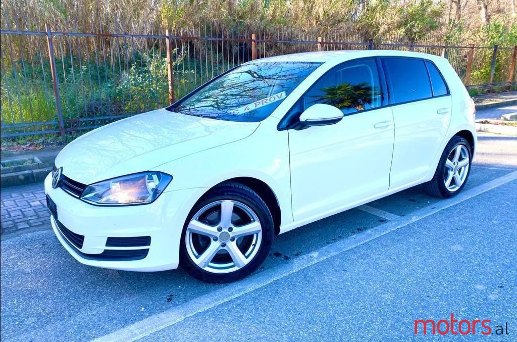 2013' Volkswagen Golf photo #1