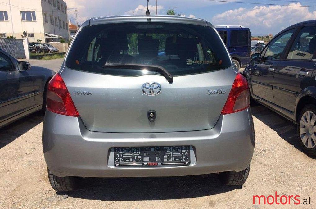 2007' Toyota Yaris photo #2